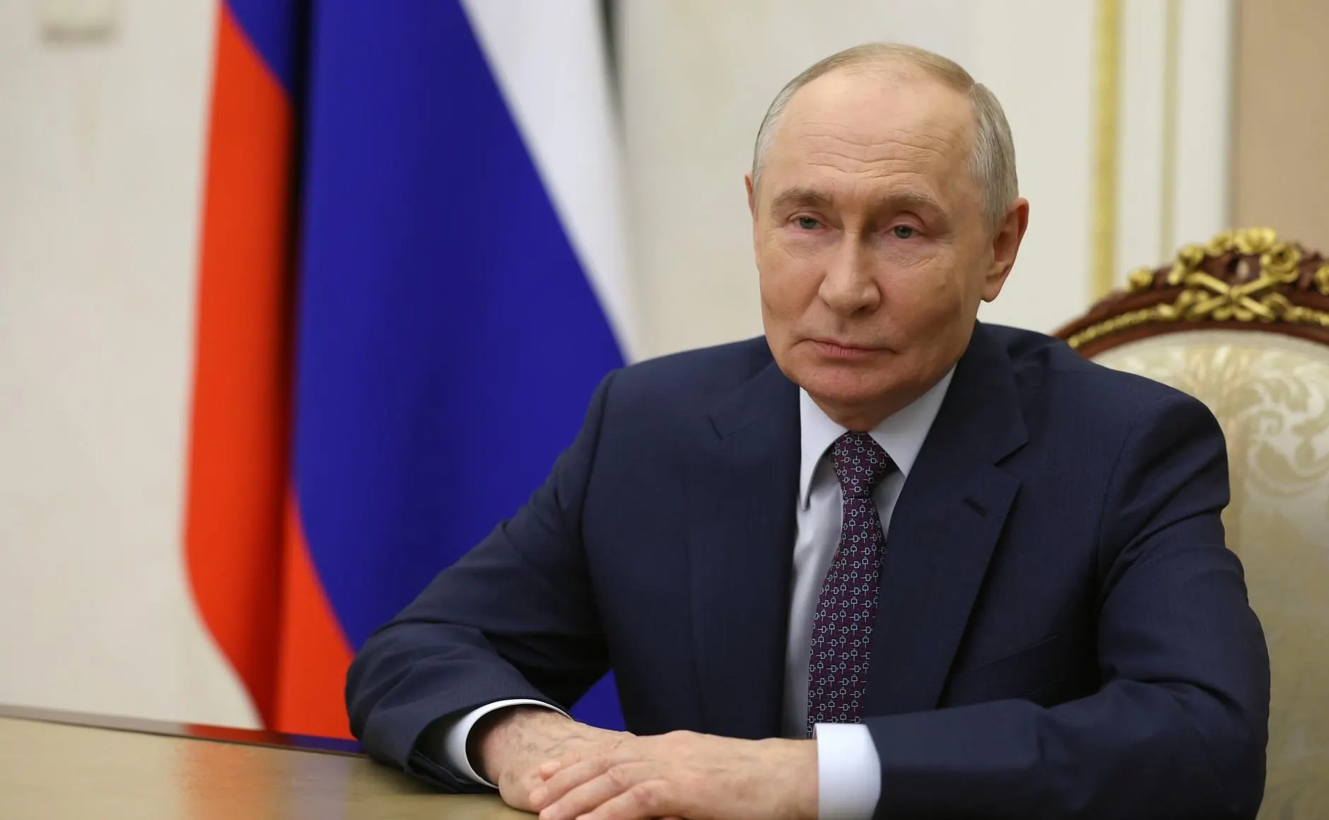 Президент подчеркнул важность труда учителей и поздравил всех педагогов с их праздником.